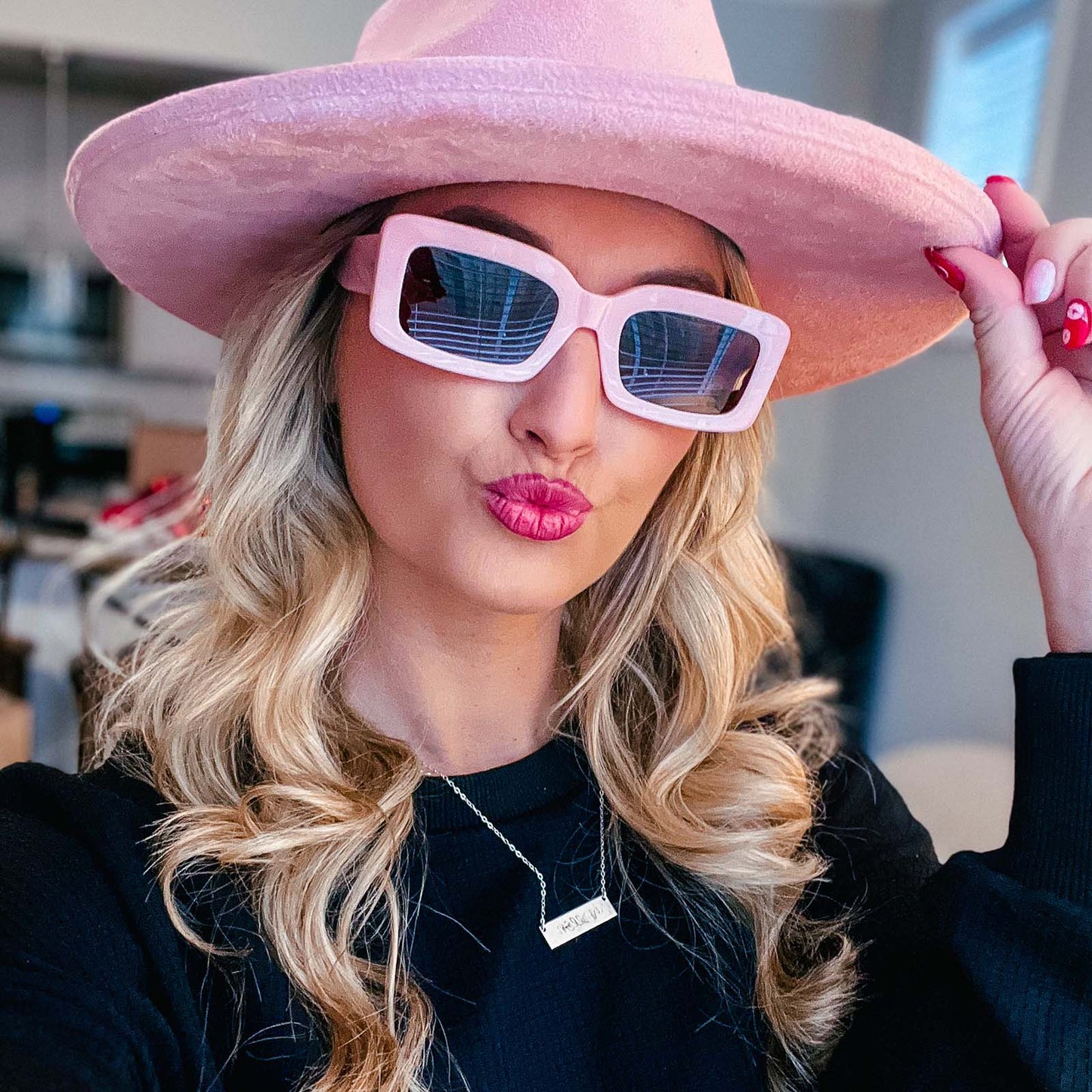 INDY - PINK VELVET + BROWN SUNGLASSES