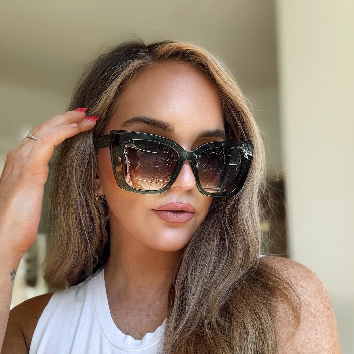 LIZZY - SAGE CRYSTAL + G15 GRADIENT SUNGLASSES