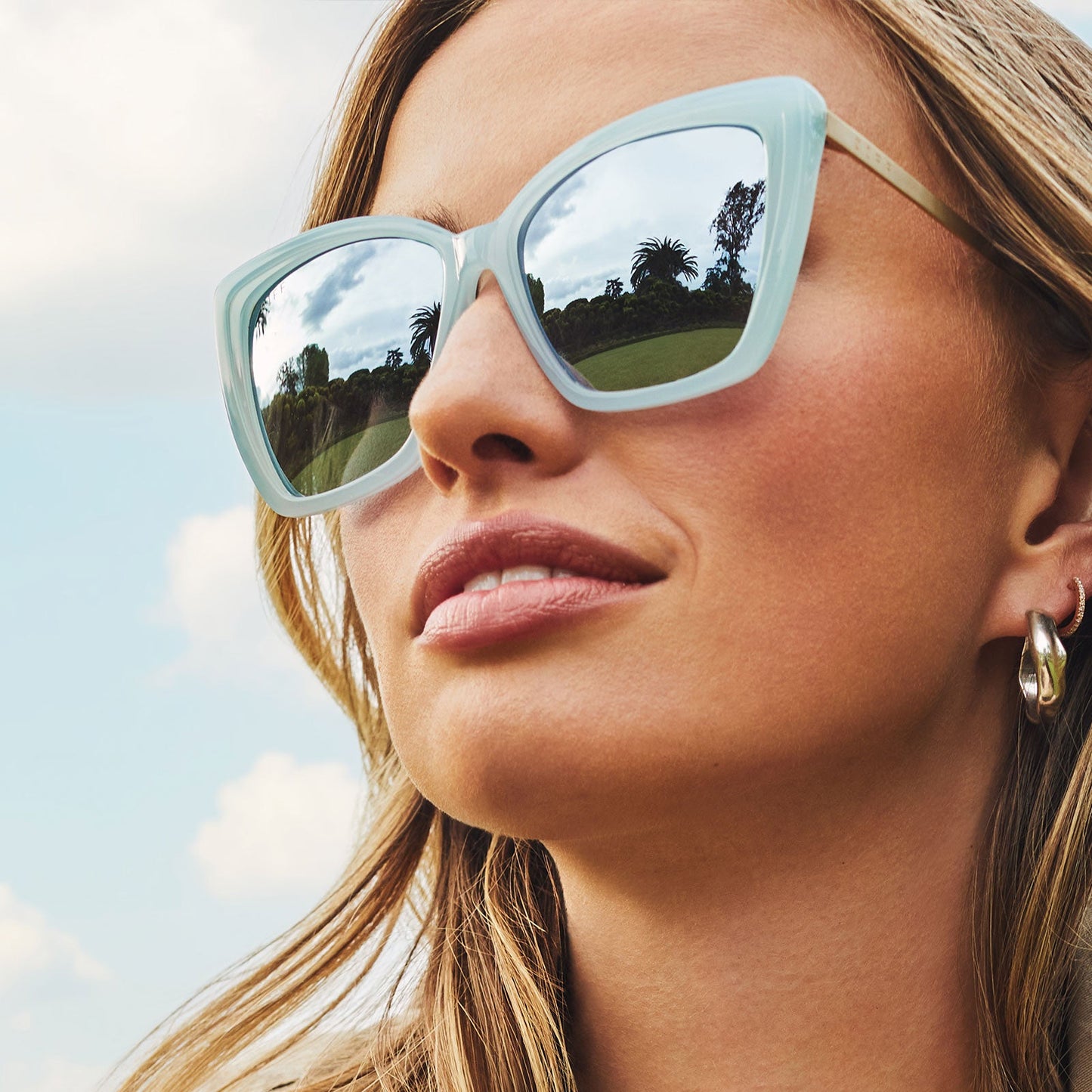 BECKY II - BLUE DUST + BLUE GRADIENT FLASH SUNGLASSES