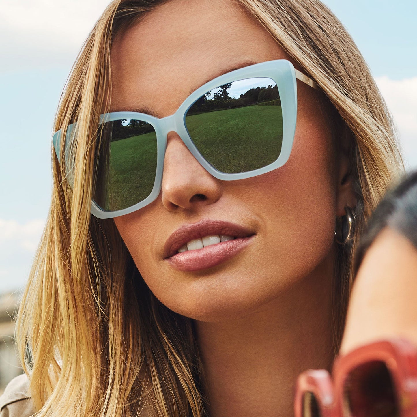 BECKY II - BLUE DUST + BLUE GRADIENT FLASH SUNGLASSES