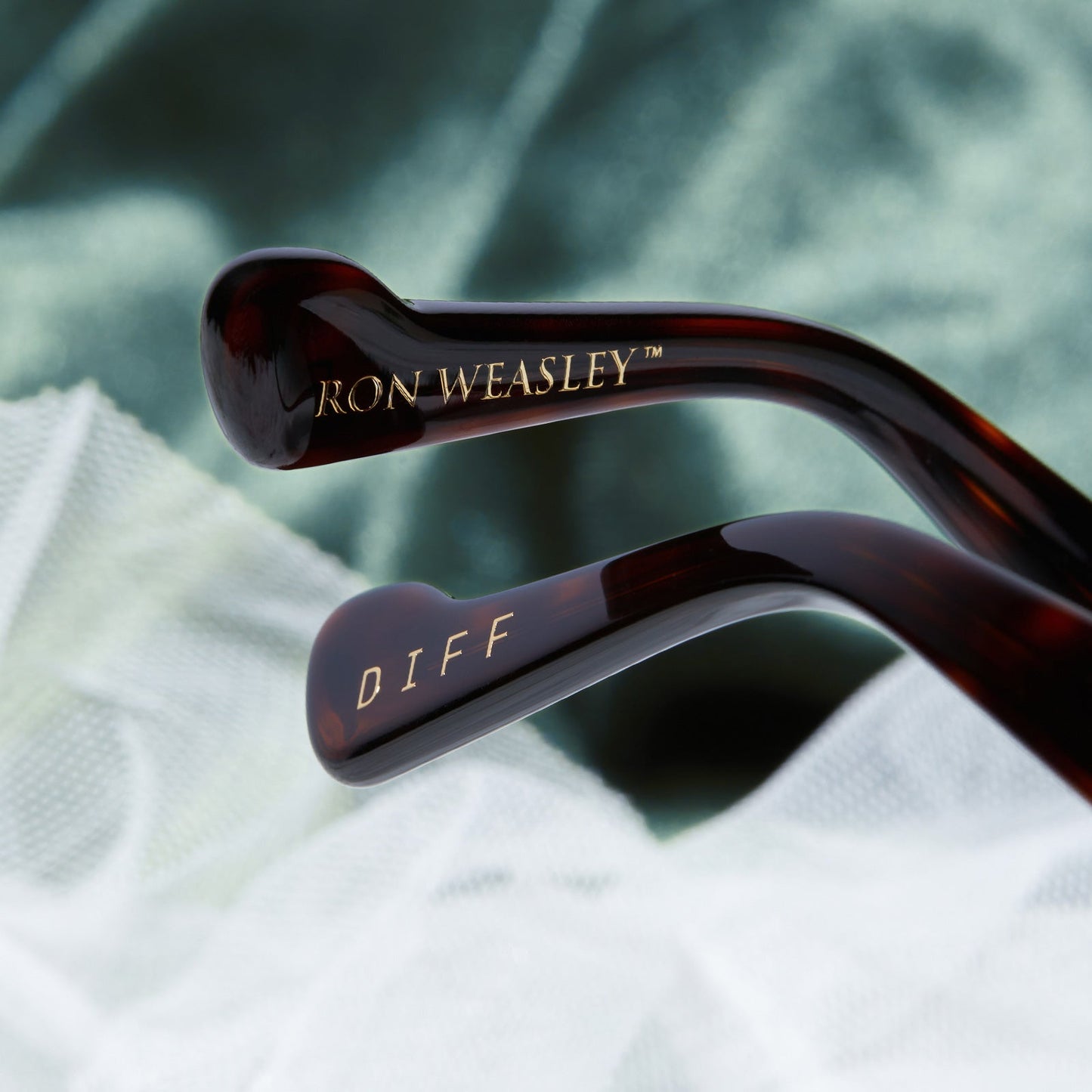 RON WEASLEY™ - DRESS ROBES™ BROWN + VINTAGE SAGE GRADIENT SUNGLASSES