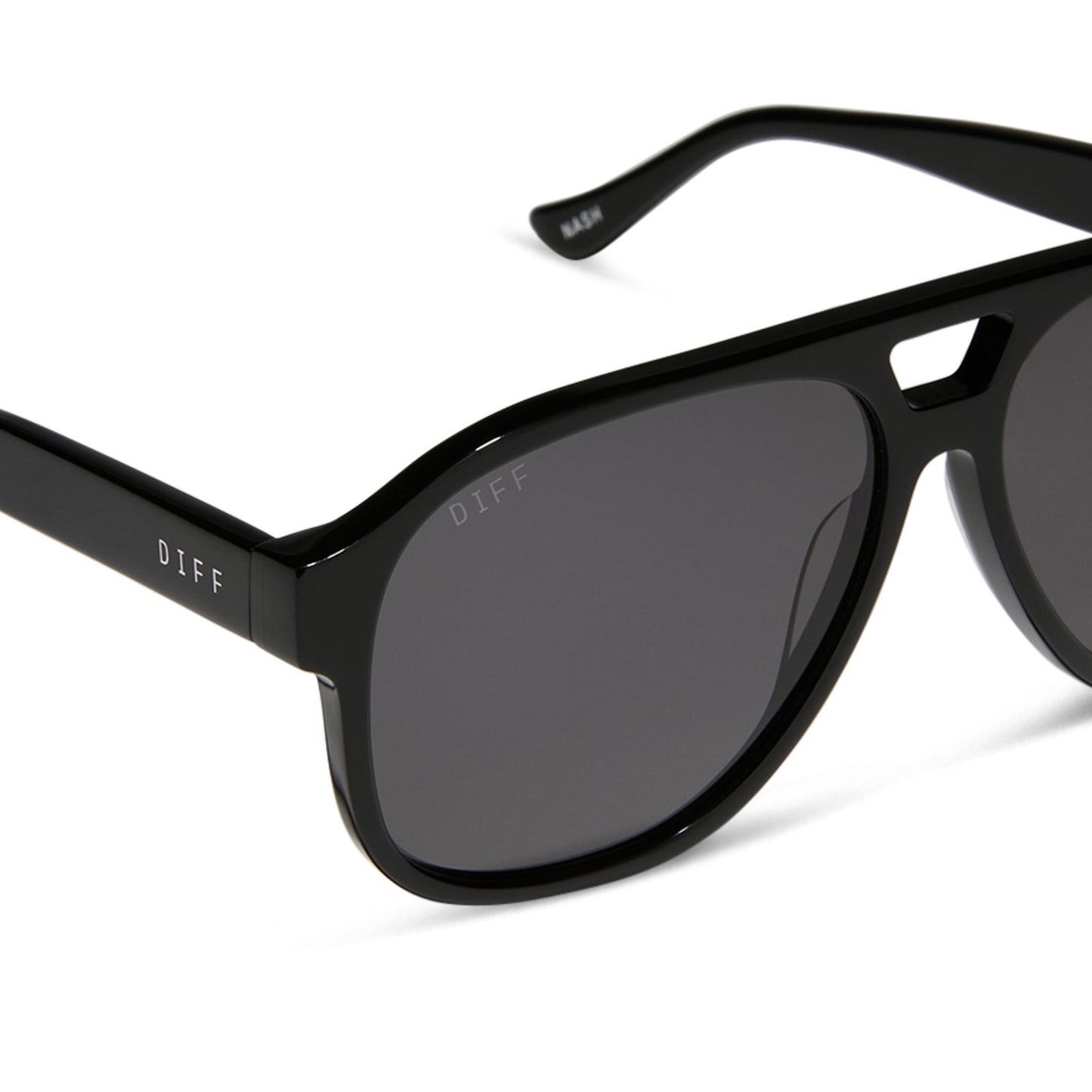 JESSIE JAMES DECKER - NASH + BLACK + GREY SUNGLASSES