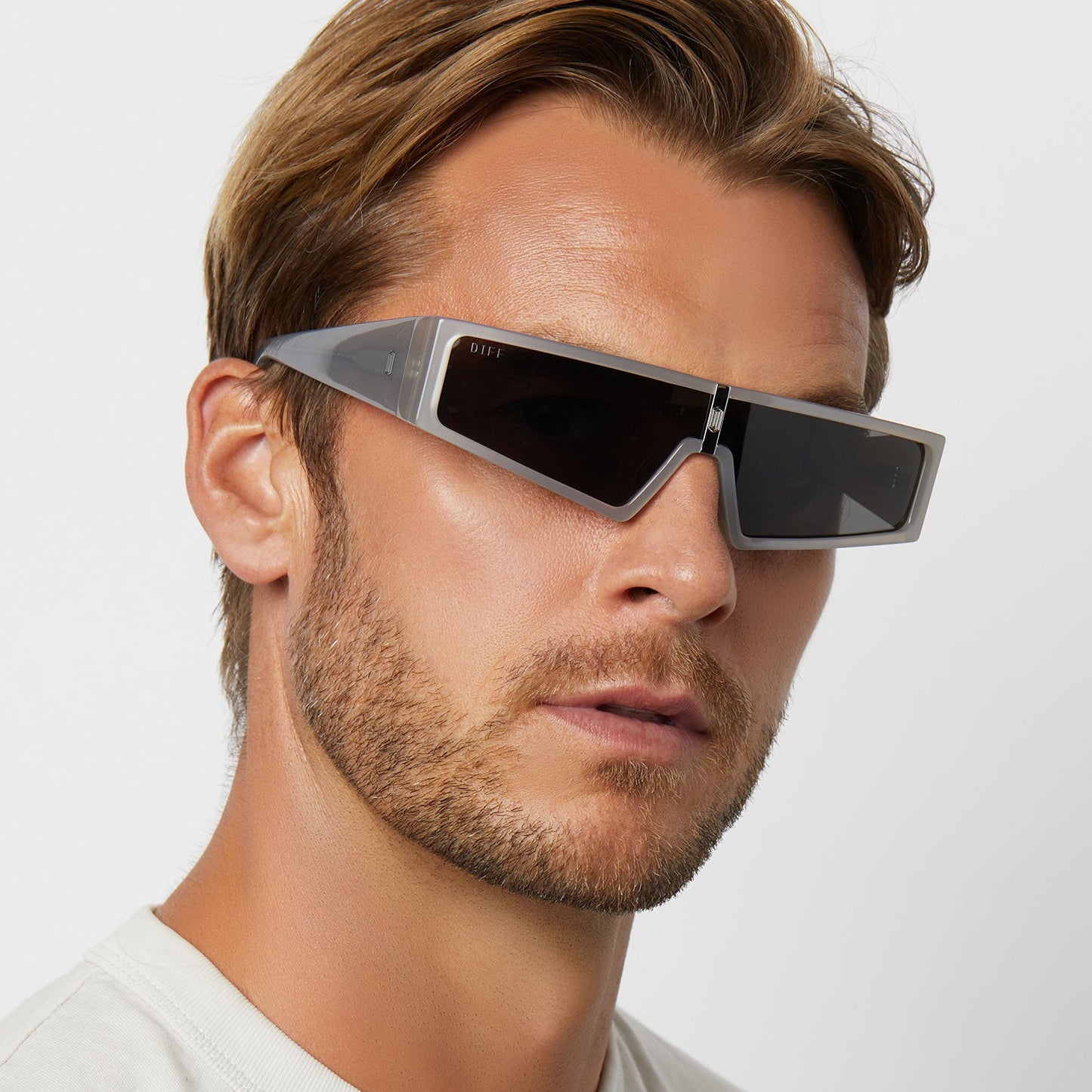 THE MANDALORIAN™️ VISOR - BESKAR™️ SILVER + GALACTIC GREY SUNGLASSES