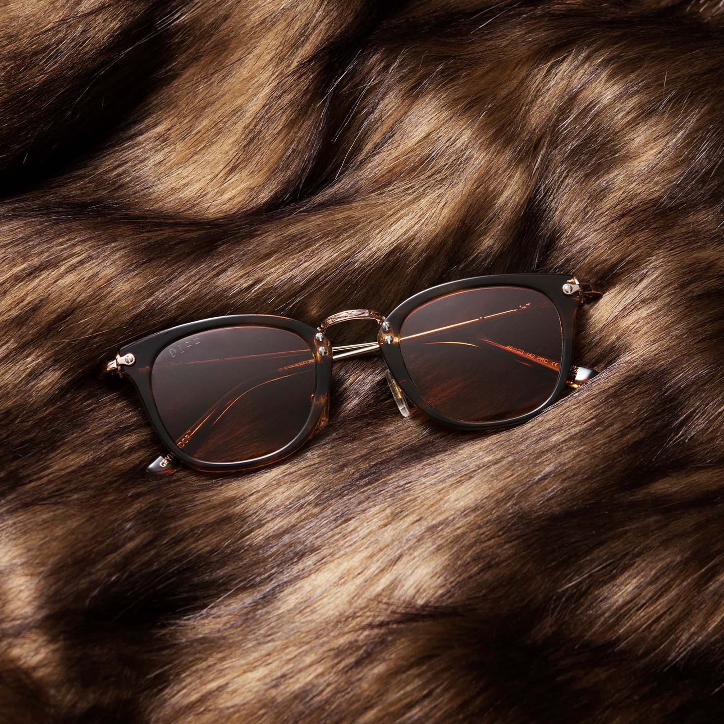 GRYFFINDOR™ - LIONS MANE GOLD + BROWN GRADIENT SUNGLASSES