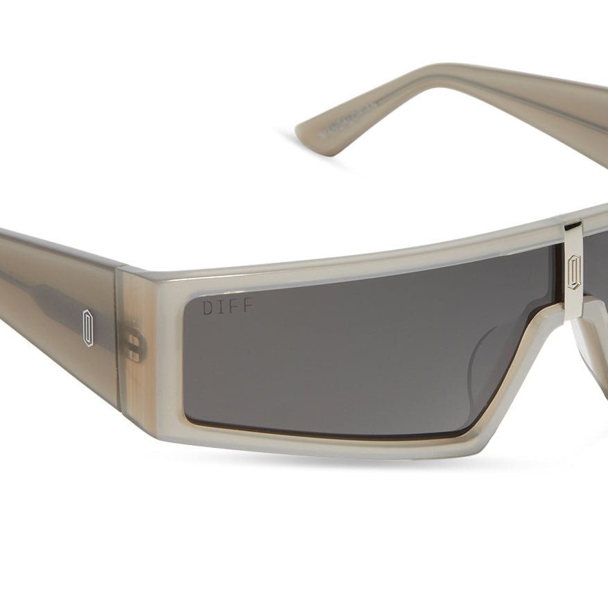 THE MANDALORIAN™️ VISOR - BESKAR™️ SILVER + GALACTIC GREY SUNGLASSES