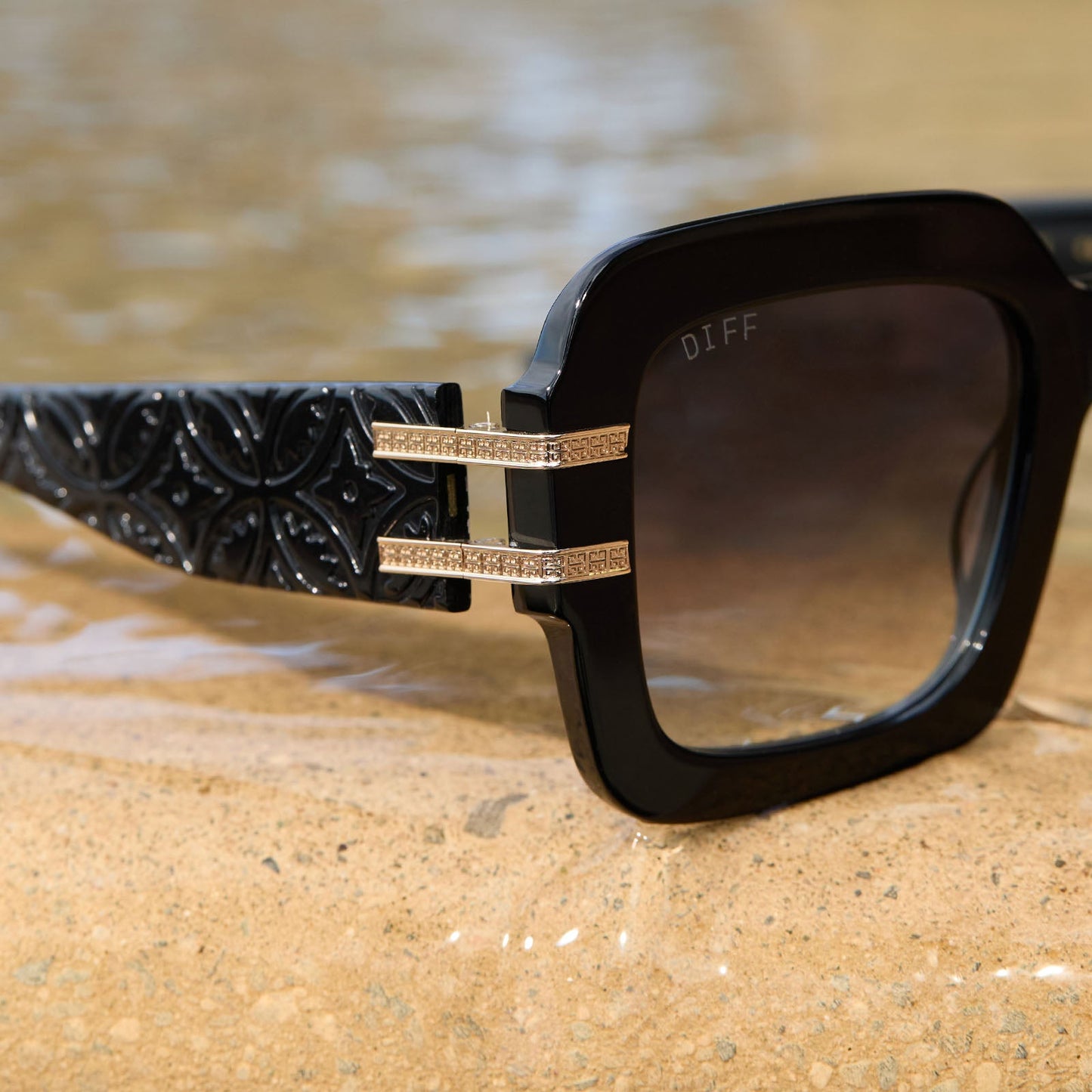 THE WHITE LOTUS - TANYA MCQUOID + LUXE BLACK + RICH GREY GRADIENT SUNGLASSES