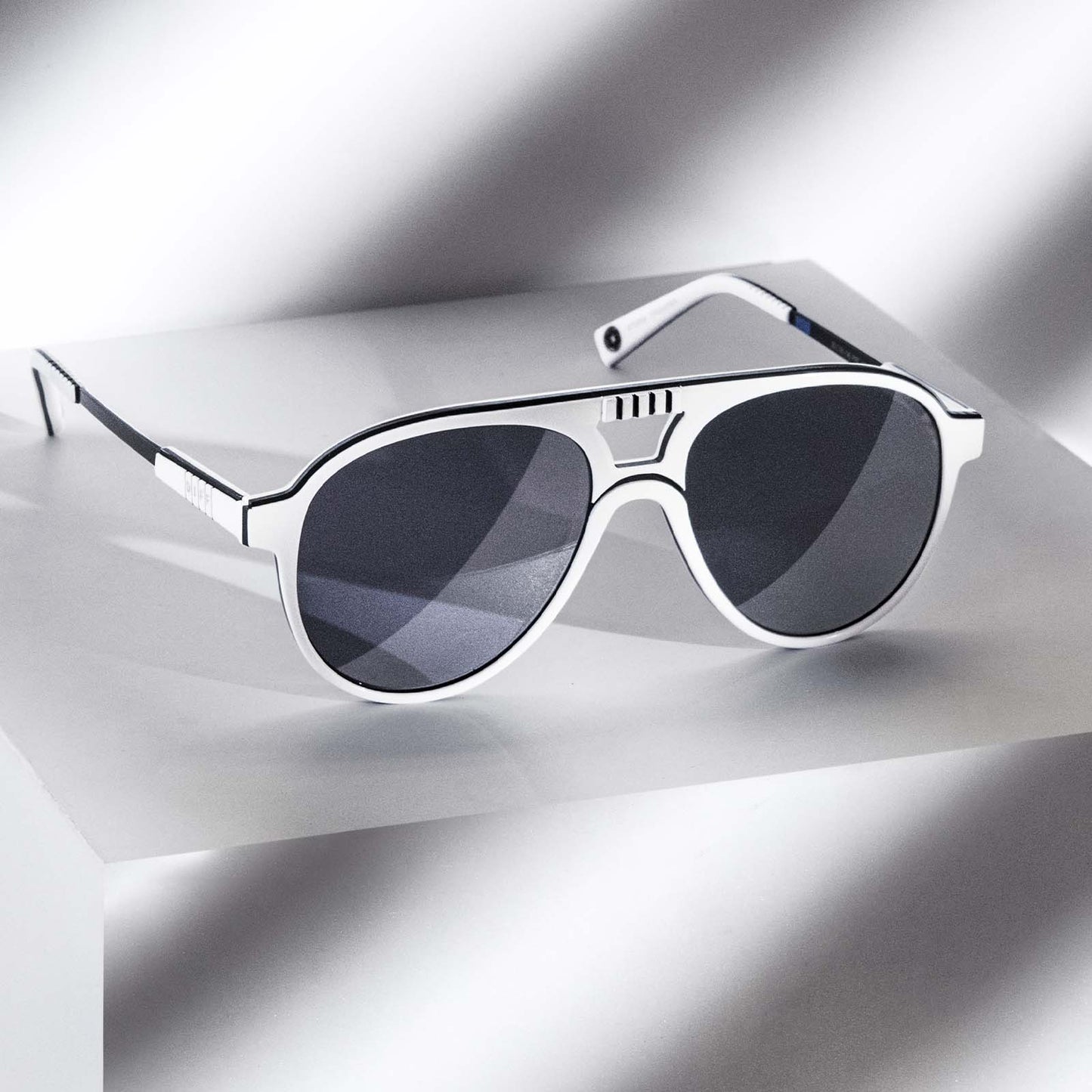 STORMTROOPER - GALACTIC WHITE + BLACK SUNGLASSES